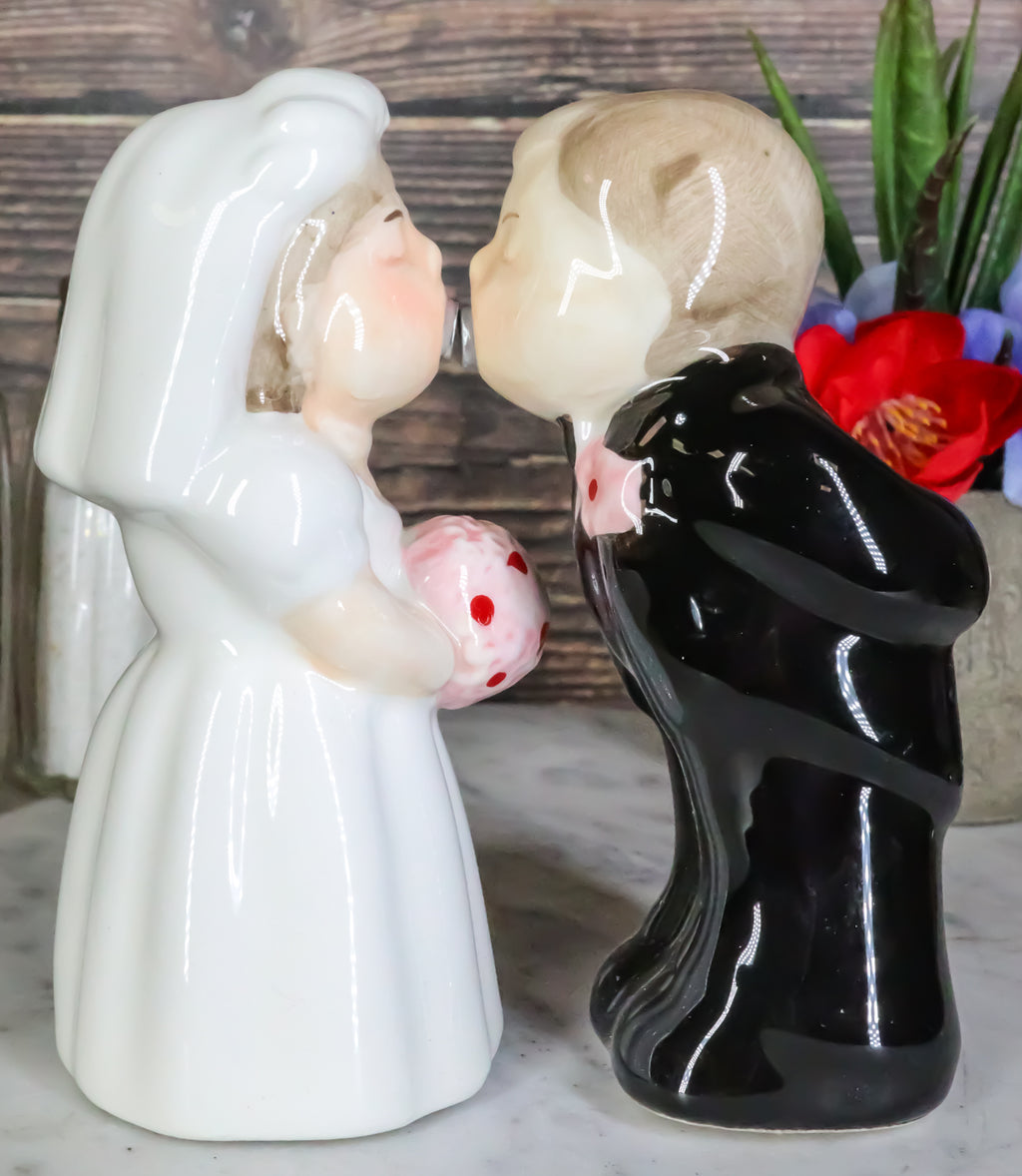 Kissing Dachshunds Magnetic Salt and Pepper Shakers