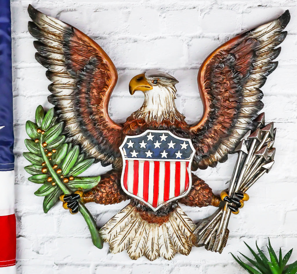 Patriotic American Great Seal Bald Eagle With Olive Branch And Arrows ...