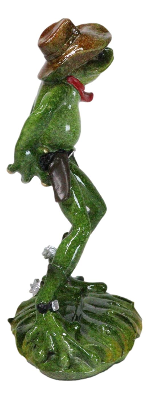 Wild Western Standoff Cowboy Frog With Hat Cigar And 2 Guns On Lilypad Figurine