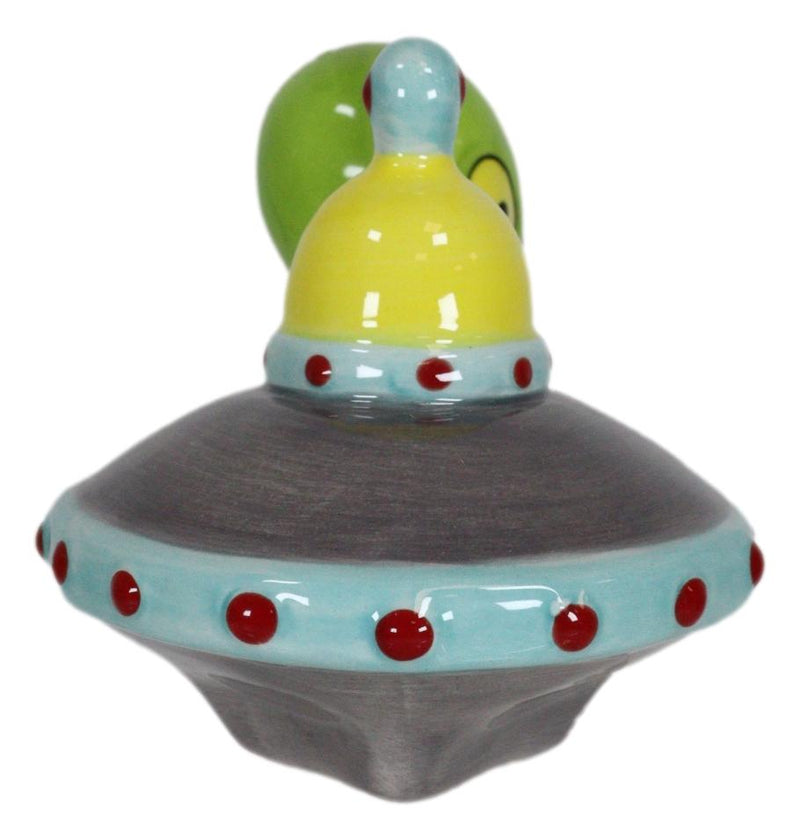 ET Roswell Alien With Flying Saucer Spaceship Magnetic Salt Pepper Shakers Set