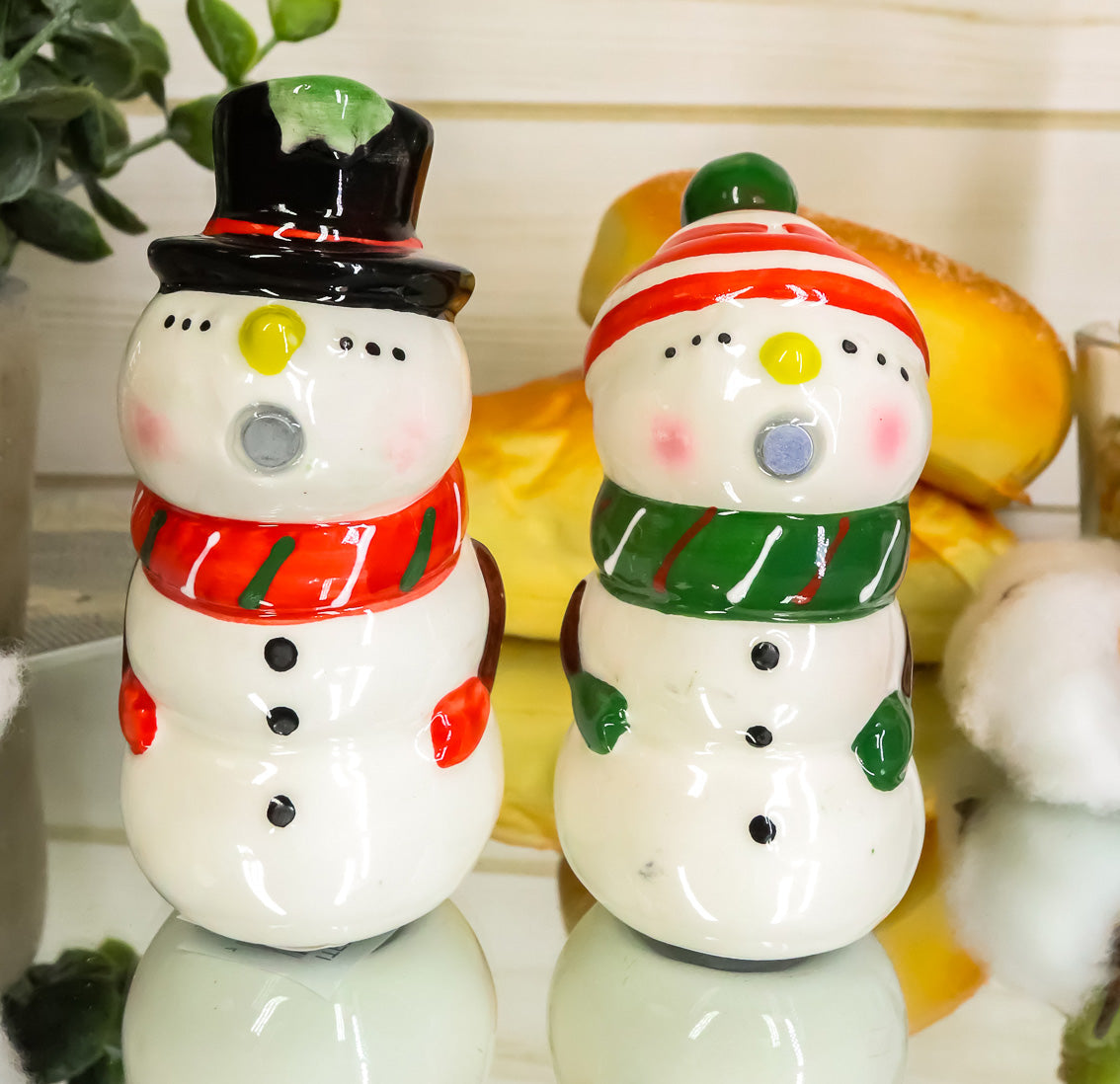 Mr & Mrs Snowman Christmas Couple Magnetic Ceramic Salt Pepper Shakers ...