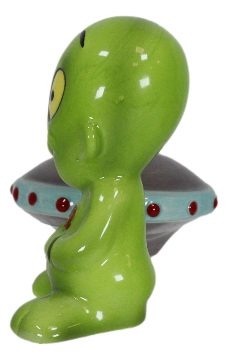 ET Roswell Alien With Flying Saucer Spaceship Magnetic Salt Pepper Shakers Set