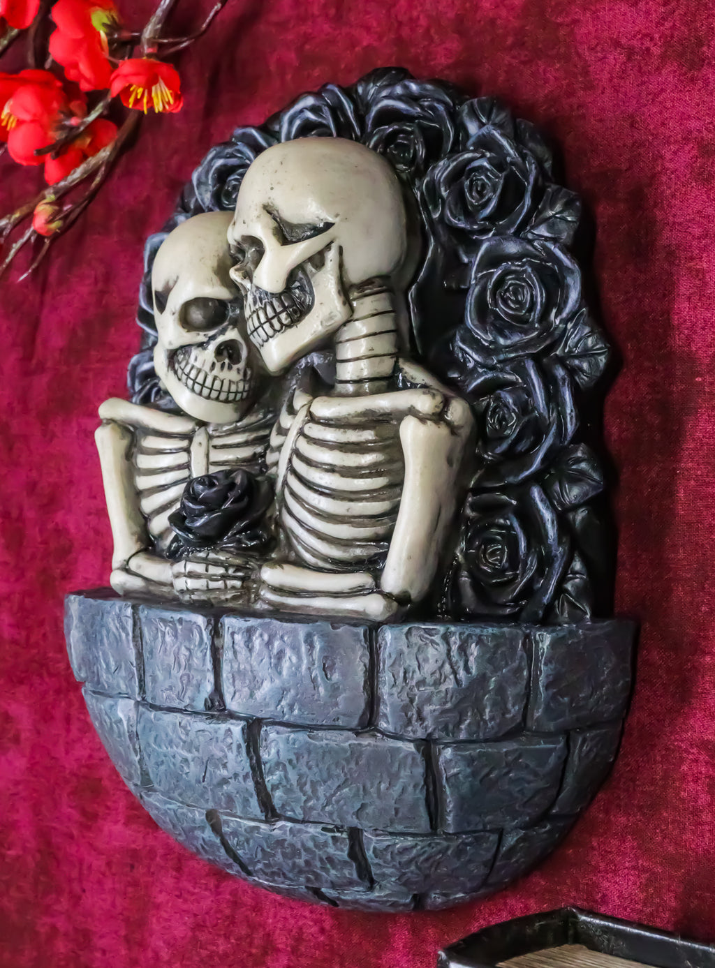 Gothic Love Never Dies Romeo Juliet Skeleton Couple By Black Roses